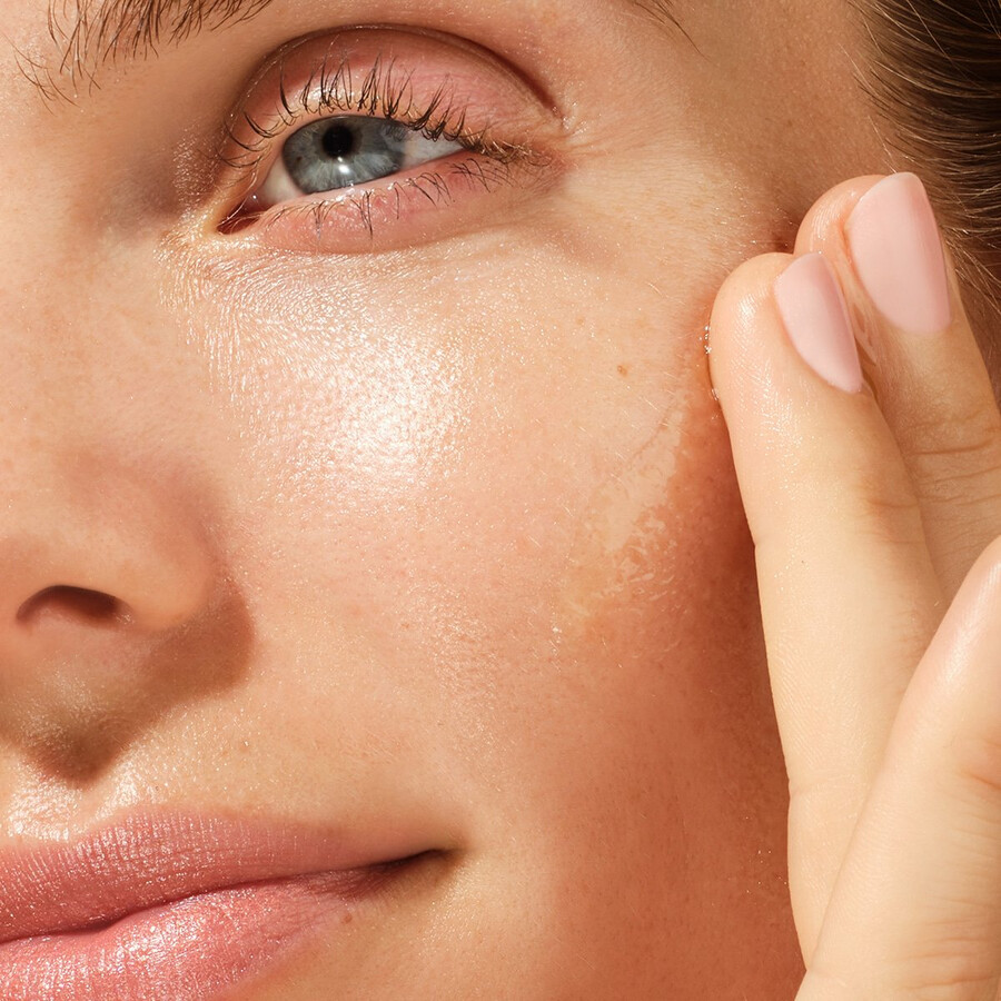 das aufhellende serum – aufhellende und straffende behandlung